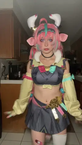 The back of the wig we ignore…#GenshinImpact #fyp #cosplay 