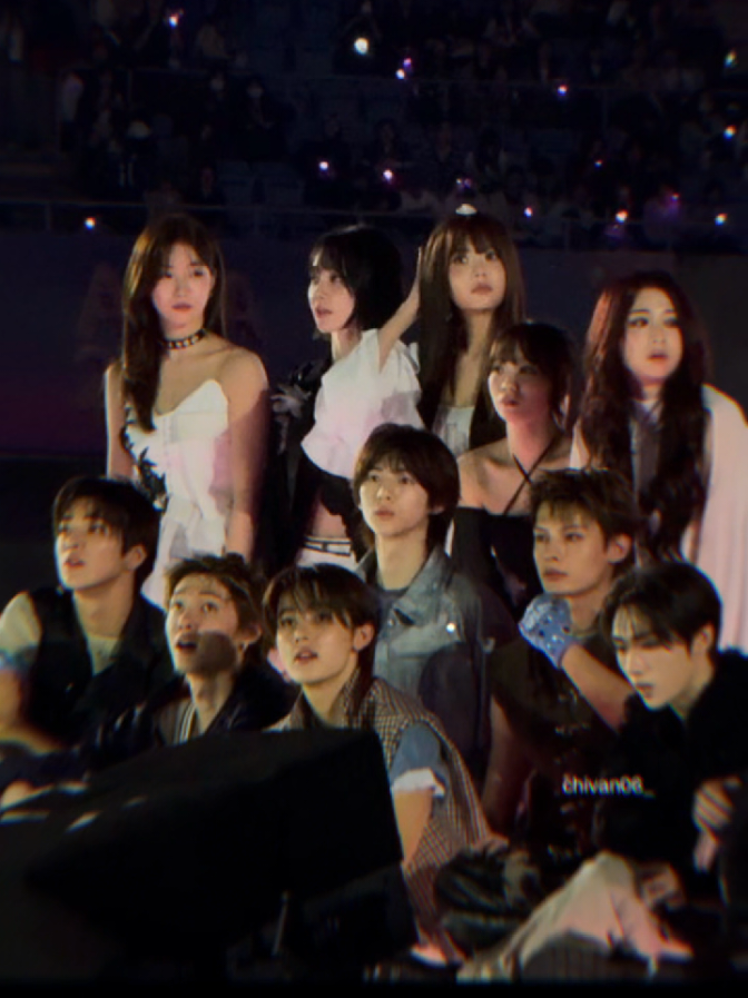 lucuk banget dedek-dedek masih kebingungan mau foto bareng, akhirnya ngintilin teteh leeserafim 😭🤏🏻 #cortis #lesserafim #aaaawards2025 