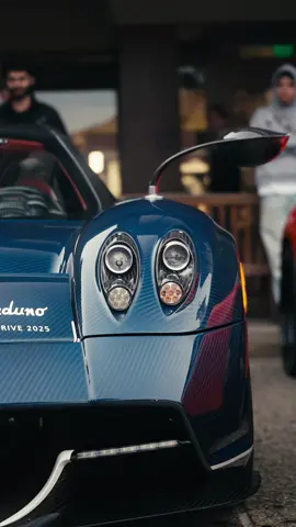 the blue carbon😍 #pagani #huayra #car 