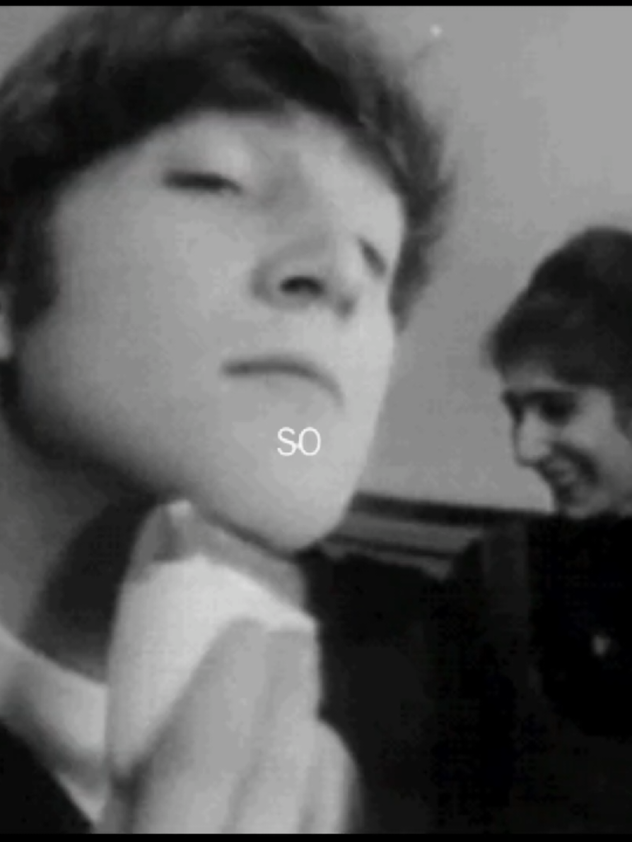 AND NOW, YOUR HOST FOR THIS EVENING..THE BOOTLES 😛 . . #FORYOU #FORYOUPAGE #VIRAL #THEBEATLES #jonhlennon 