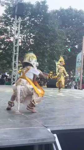 “សេចក្តីស្រឡាញ់រវាងស្វា និងមេចែល”🤍💛 #robamkhmer #cambodia #campuchia #khmertiktok #xh 