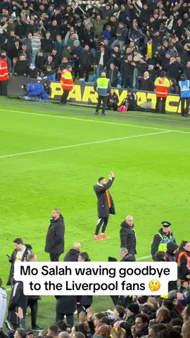 Mo Salah waving goodbye to the Liverpool fans 🤔 #liverpool #lfc #mosalah #salah #football 