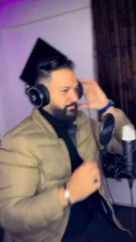 هذا العمل خاص توزيع 