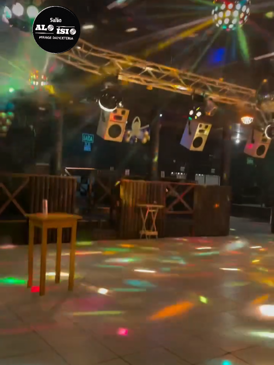 Preparativos última do ano... #anos2000 #nostalgia #retro #Flashback #forever #balada #festaretrô #anos90 #passinho #dance #music #foryoupage 