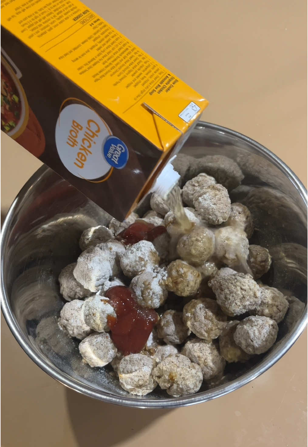 SALISBURY STEAK MEATBALLS * 1 1/2 lb. meatballs, frozen, pre-cooked * 2 cups low-sodium beef broth * 1 gravy packet * 4 Tbsp. dry onion soup mix * 2 Tbsp. ketchup * 1 Tbsp. Worcestershire sauce * 1/2 tsp. pepper Freeze or cook immediately. For oven: 350 for 30 minutes or dump in crockpot on low for 4-6 hours.  #freezermeal #freezermealprep #Recipe 