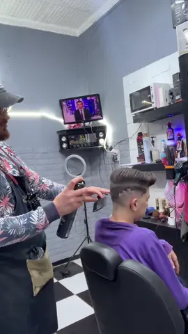 #creatorsearchinsights #حلاقين_التيك_توك #حلاق_المشاهير #barbershop #الشعب_الصيني_ماله_حل😂😂 