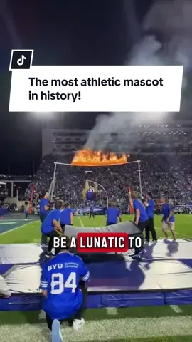 The most athletic mascot in history! #foryoupage #CollegeFootball #byu #mascot #athlete 