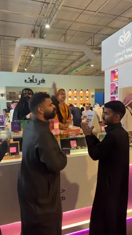 مقدرر هههههههه #اكسبلورexplore #explore #fyp #fyppppppppppppppppppppppp #معرض_القهوة_والشوكولاته 