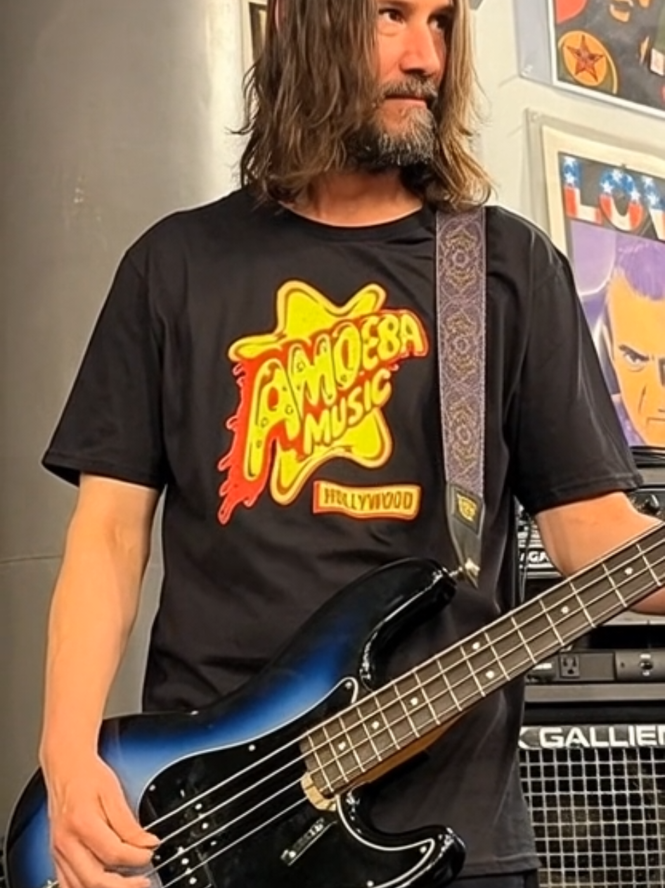 A beautiful day in the studio. Your support always lifts me❤️❤️❤️❤️❤️ #keanureeves #usa🇺🇸 #usa #trending 