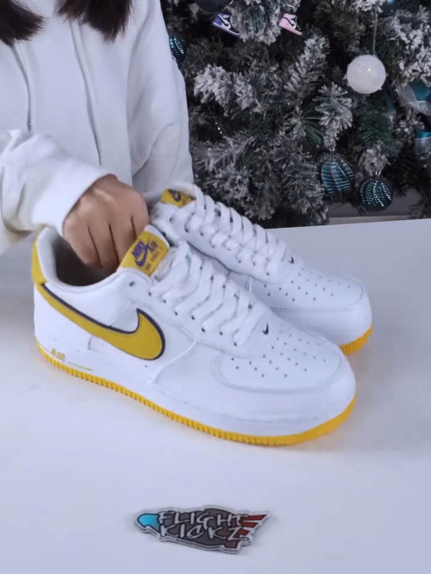 Nike Kobe Bryant x Air Force 1 Low Retro QS 'Lakers Home' sneaker Packing #nikeairforce1 #kobe #kobebryant #kobeforever #blackmamba #brucelee #kobe5brucelee #kobe6 #og #kobe5rings #5rings #airforcekobe #kobe6 #kobeprotro #kobe5 #kobe4 #retrô #sneakerhead #sneakersforsale #sneakeraddict #sneakeroftheday #ballislife #basketball🏀 #kicksology #kickstarter #kobe4 #mamba