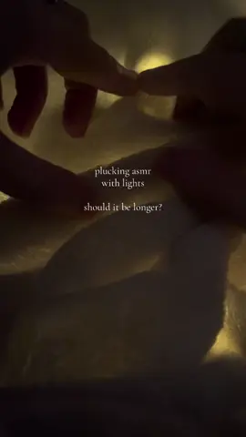 asmr #asmr #lofiasmr #mouthsounds #pluckingasmr #asmrbugs 