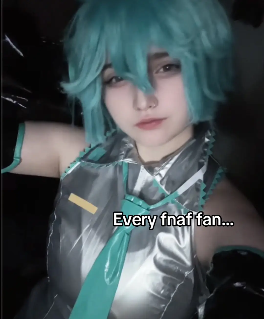 I only have good photos in cosplay sigh..Mikuo mention,ALSO I LOVE FOXY SM BUT NIGHTMARE FOXY IS MY FAVORITE  #cosplay #fnaf #fivenightsatfreddys #foxy #fyp 