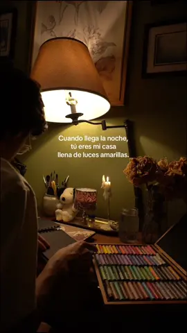 Creo que el amor es como llegar a casa y te reciben con todas sus luces encendidas, son amarillas y cálidas así como la voz de @november ultra #arte #artista #edsalher 