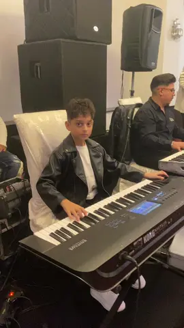 @Liviuuuuuuuuuuu1 @Cristi key sefiiii 🙂‍↔️❤️❤️ 