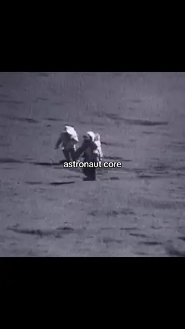 astronauts when their job is to be silly little guys on the moon:  #fyp #trend #cute #funny #astronaut 