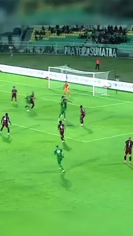 Bruno Tidak Butuh Waktu Lama Untuk Menyamakan Kedudukan, Tapi Sayang Scor Sampai Akhir Tidak Berubah 1-1💚😓💪🏻🐊#brisuperleague202526 #persebayavspsmmakassar  #ayoberbanahpersebayaku💚💪🏻 #salamsatunyaliwani👊🐊💚 #masukberandamuufypシ゚viral 