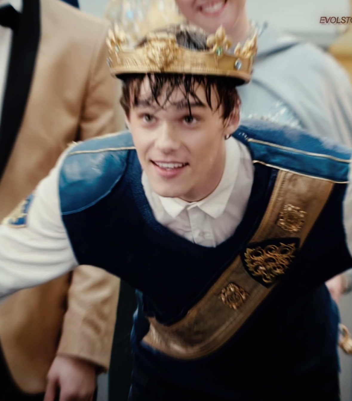 the crown tilt is too iconic.. #benflorian #descendants #descendantsedit #benflorianedit #fyp cc dallagdeora 