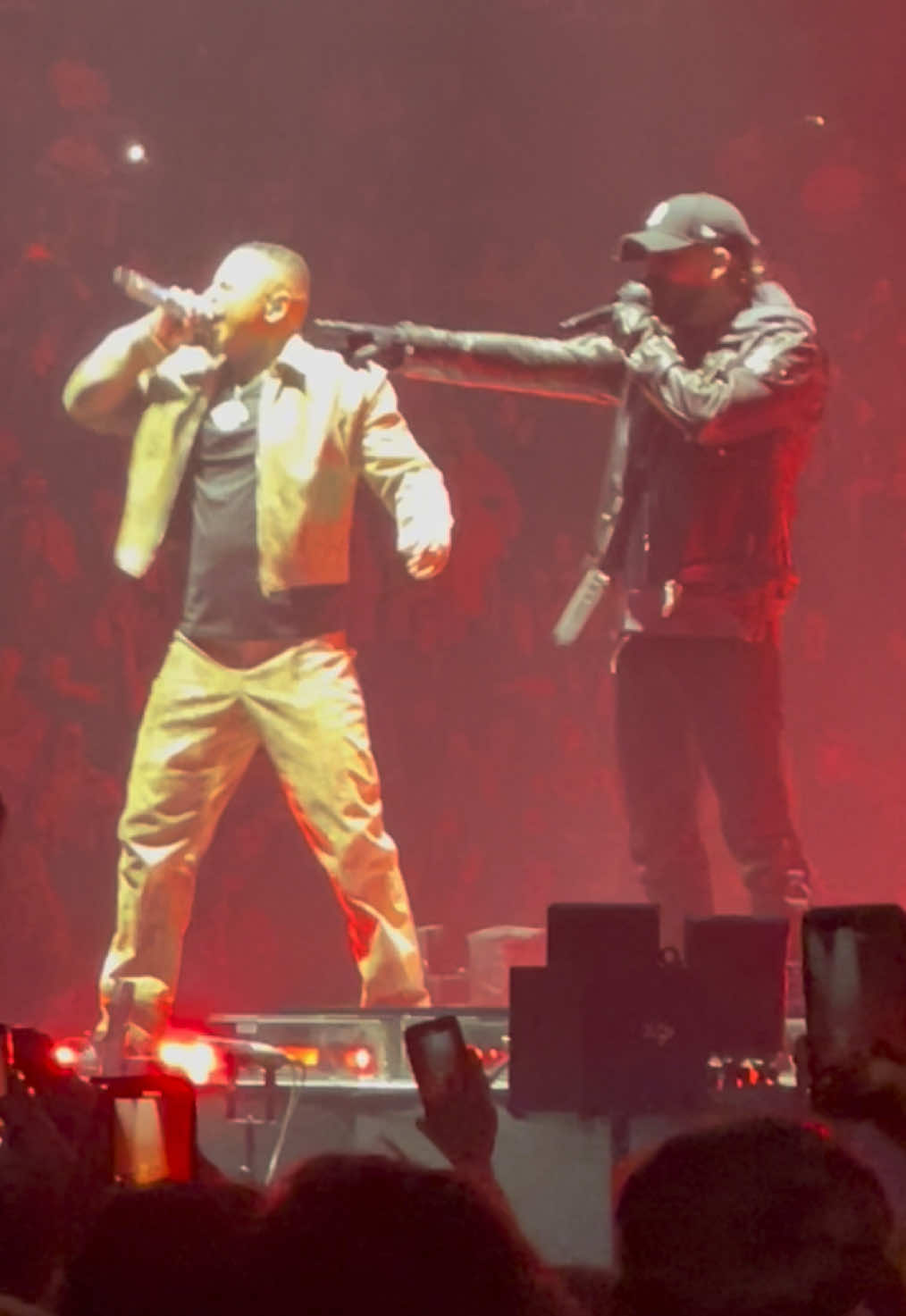 @Luciano Loco holt @Ufo361 in Berlin raus 🗣️ #luciano #ufo361 #konzert #deutschrap #fyp 