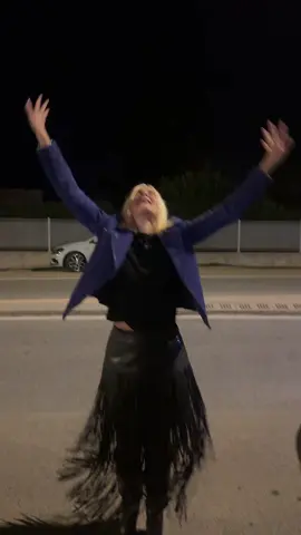 Parce que c’était obligé que je la fasse cette trend, est-ce que tu valides en plus l’occasion s’y porter la nuit ?#fyp #trend #foryoupage❤️❤️ #tik_tok 