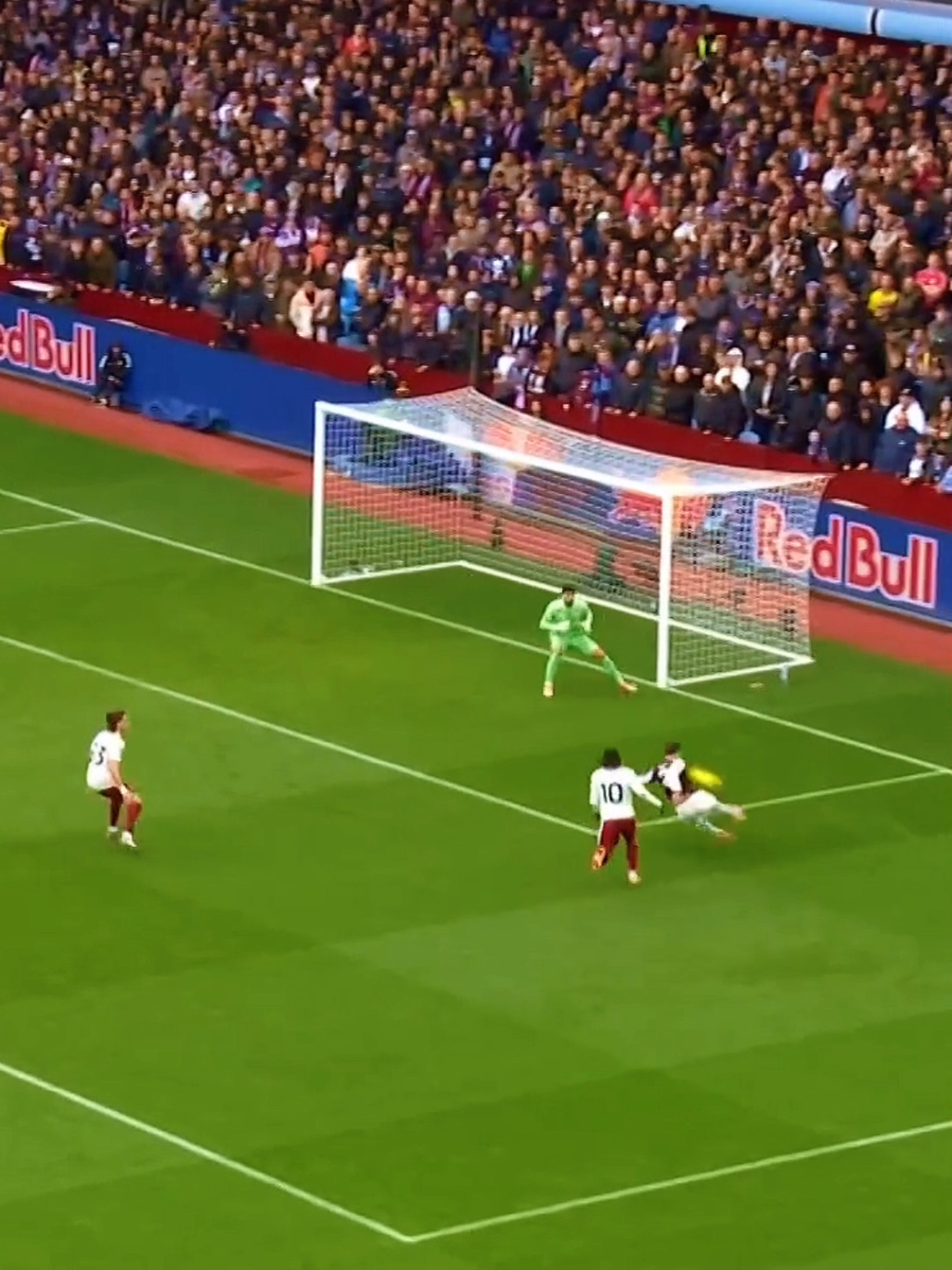 Aston Villa held on for a 2-1 win against Arsenal #PremierLeague #highlightpremierleague #astonvilla #astonvillavsarsenal #arsenal 