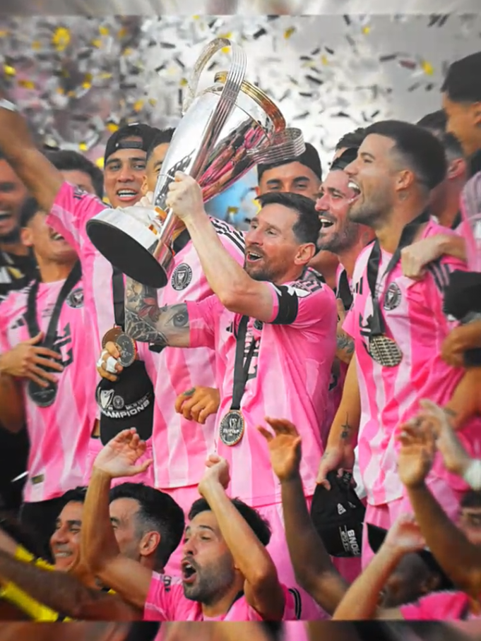 messi angkat trofi lagi 😝🔥 #messi #lionelmessi #champions #footballtiktok #fyp 