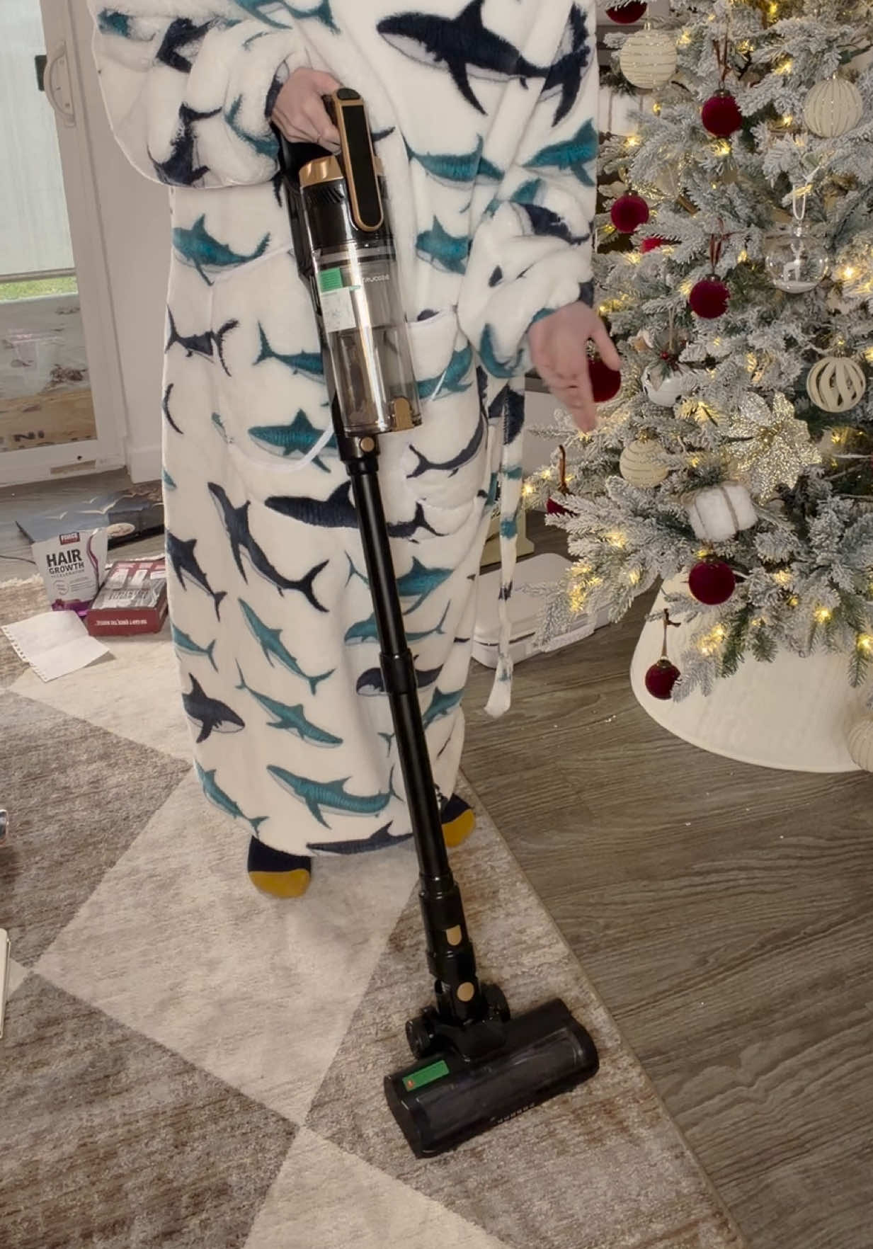 Here’s my honest review on the cordless Trucozie vacuum. #CordlessVacuum #trucozie #homeika #vacuum #TikTokShopCreatorPicks 