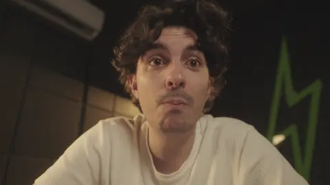 Eu sumi… por 3 anos  #baixamemoria 