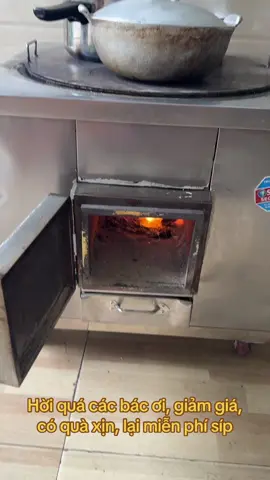 hời quá các bác ơi nhà máy bếp củi không khói thiện nhân tri ân lớn, giảm giá, cộng phần quà phụ kiện hấp dẫn lại miễn phí cước vận chuyển đến tận nhà. Cơ hội để các bác mình lựa chọn#kokhoibui #nauninhnuong #thaythebepgabepdien #tietkiemnhienlieu #cuckiantoan 