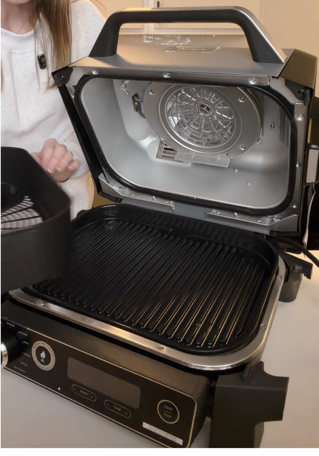 Ninja Woodfire pro outdoor grill that also bakes, air fries, smokes, dehydrates, and even grills! It truly does everything and will replace so many kitchen gadgets. And all of your grills. Ninja kitchen knew exactly what they were doing with this wood fire pro outdoor grill. #NinjaKitchen #NinjaWoodfirePro #Grill #hsn #TikTokShopCreatorPicks 