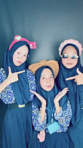 Hallo bestie Akun Instagram @selfhotoqueen Akun tiktok.        @SelfhotoQueen  Wa admin.           0853-9476-6383 Alamat kampung parang dusun pamanjengan (Kampung parang yng tembus Mandengeng dan poros itu yg dekat SD KAMPUNG PARANG). BAYAR 5RibU/orang ✅ Foto atau Tiktokan sepuasnya selama 10 menit ✅ Gratis tiktokan 1x take ✅ Aksesoris bebas pakai selama di studio ✅Bisa foto keluarga , foto bareng BESTie, foto bareng pasangan, foto sendiri,  ✅ Ruang Foto tetutup jadi bisaki bergaya sepuasnya tanpa malu dilihat org lain. ✅ Semua foto dikirim  ✅  Kamera Hp iPhone 12 Pro