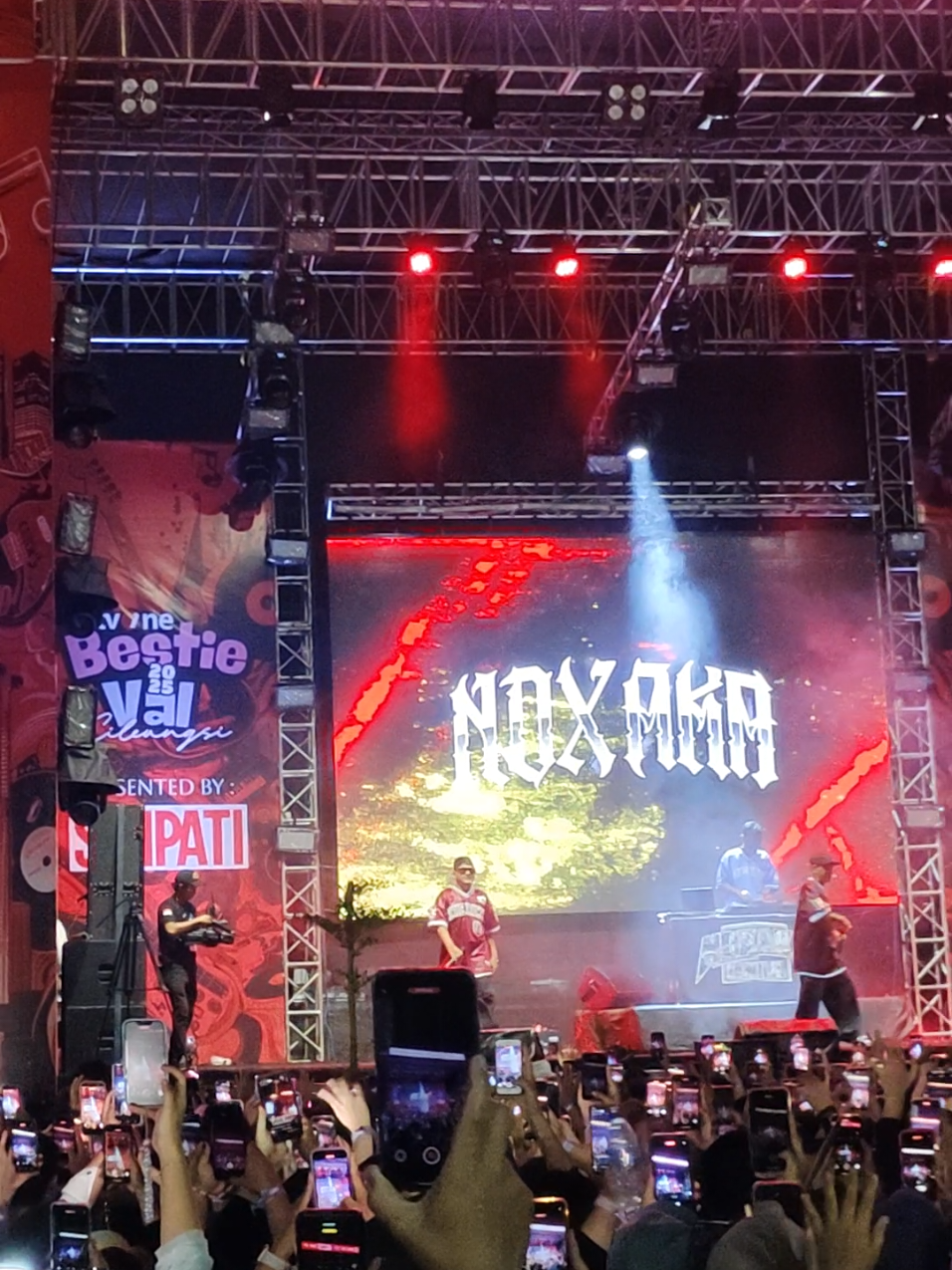 Are You Ready Cileungsi ?!! 🥳🔥🔥 Akhirnya NDX AKA tampil untuk pertama kali-nya di Cileungsi Bogor  @NDX AKA @BESTIEVAL @Metropolitan Mall Cileungsi @INFO CILEUNGSI ID  #cileungsibogor #metmallcileungsi #ndxakacileungsi #bestievalcileungsi #ndxaka 