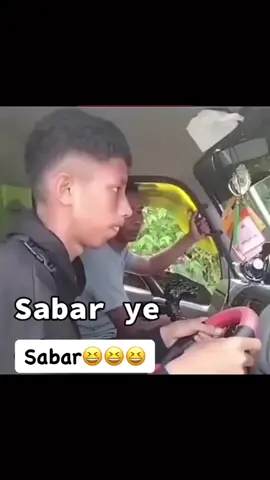 masukan gigi nya ketua bukan gogi mu yang di masukan🤣🤣🤣🤣