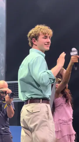 I think I’m in love #walkerscobell #fyp @Walker Scobell 