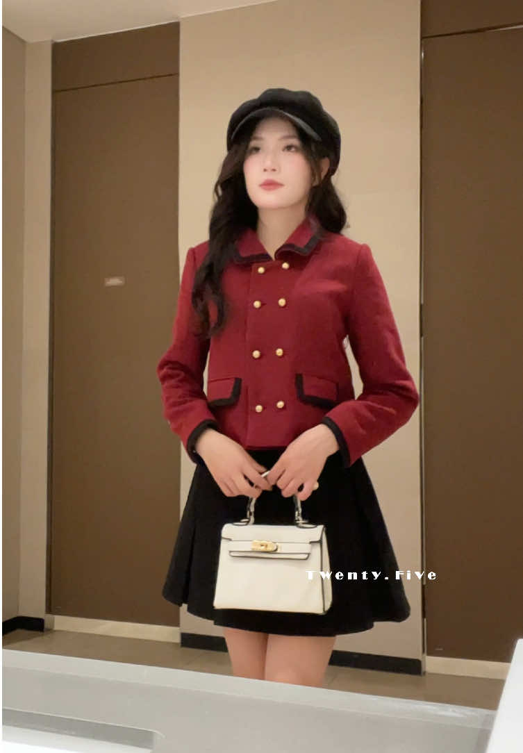 Cuối tuần rồi lên đồ thôi nàng ơii 🥰  #twentyfivedesign #twentyfiveofficial #outfitnoel #moingaymotoutfit #setthudong 