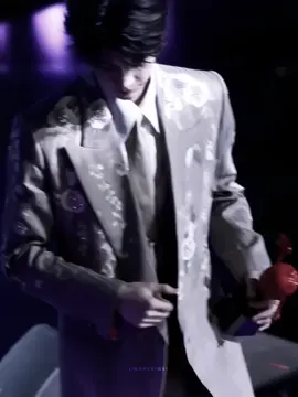 ยินดีกับพวกหนูทั้งสองเสมอนะคับ แต่ก็แอบนอยที่จริงๆแล้วพวกแกควรได้โปรโมทด้วยกันมากกว่านี้ก่อนซีรีส์ออน ถ้าไม่มีเรื่องวุ่นวายก็คงได้เห็นพวกแกคุยเล่นยิ้มด้วยกันเหมือนก่อนหน้านี้ ยังไงก็รักเสมอจะซัพพอร์ตอยู่ข้างๆตรงนี้นะ💕 ((ใดๆชุดแมทอีกแล้ว5555555)) #จางหลิงเฮ่อzhanglinghe张凌赫 #เถียนซีเวยtianxiwei田曦薇 #iqiyiscreamnight2025 #chasingjade #hewei 