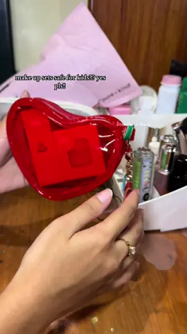 BLK’s just released make up set safe for kids!! Perfect gift for your kikay na anak or inaanak 🥰 #blk #makeupsetforkids #blkcosmetics #makeup #kidsmakeup 