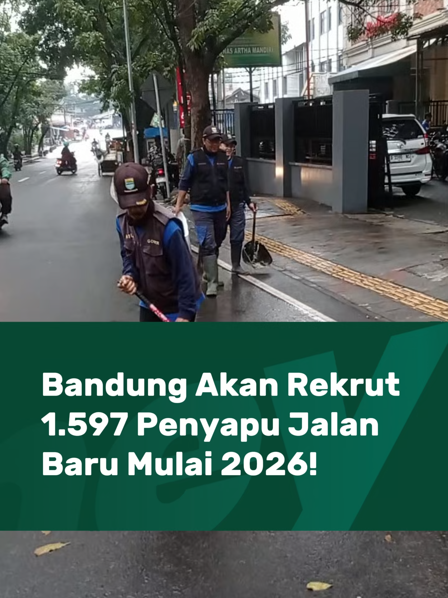 Bandung akan membuka lowongan besar-besaran: 1.600 penyapu jalan baru mulai 2026. Saat ini petugas masih sangat kurang, sementara sampah dan aktivitas warga terus meningkat. Semoga langkah ini bikin Bandung makin bersih dan tertata 🙏💙 #HeyBandung #UrangBandung #NgawangkongHeula