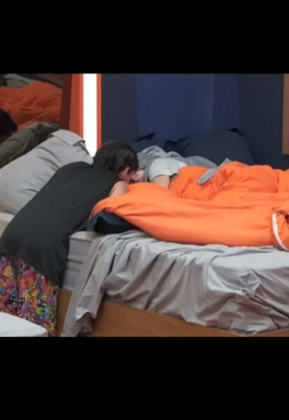 Dudu foi se humilhar de novo para Saory e a ela disse que estava tudo acabado entre eles.   #AFazenda #sadu #viral #reality #fazenda 