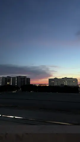 太懂没钱的日子有多苦，所以在这个不知所措的年纪. 我向生活低头 不求别的只求才 #木牌