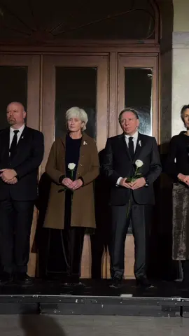 Aujourd’hui, on se souvient qu’il y a 36 ans, 14 femmes ont brutalement perdu la vie à Polytechnique, parce qu’elles étaient des femmes. Le Québec a un devoir de mémoire.