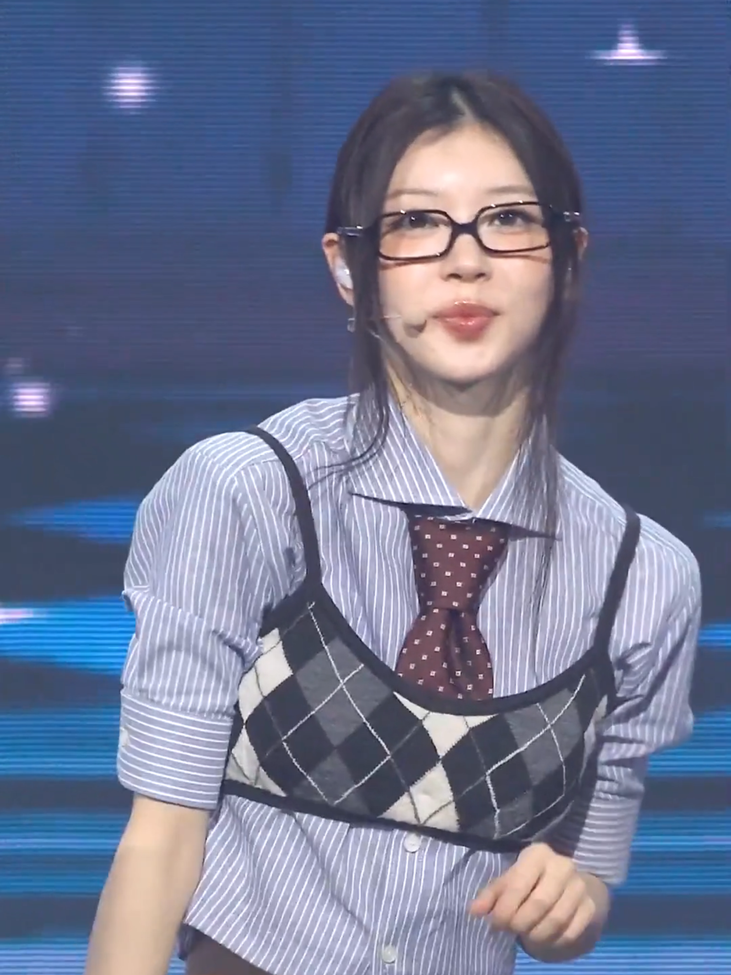 #ILLIT #아일릿 #艾莉特 #MOKA #NOT_CUTE_ANYMORE FanCam MBC 2025 1206