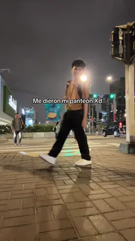 #paneton #hombreloboenparis #hombrelobo #viral #loboenparis 