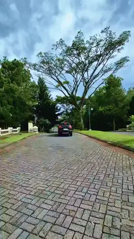 selamat pagi di dunia nyata yang penuh dengan tipu tipu... #puncakbogor #sewavilla #sewavillapuncak #sewavillapuncakmurah #kotabunga 