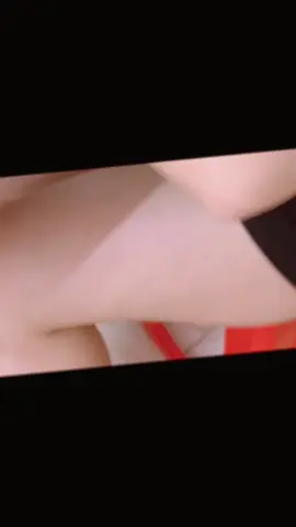 Bữa nay Linh vinamiiu phiến mãi thêm bắp tay tròn ủm 😂😂😚😚😂😂😂