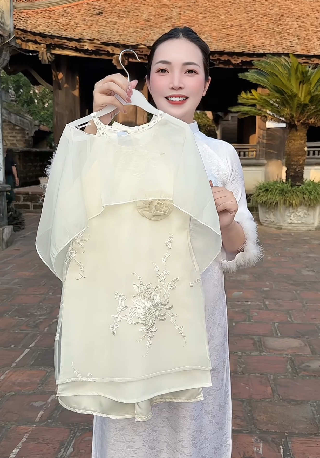 Áo dai cổ yếm cho bé gái #meminmax95 #quanaotreem #aodaibegai #aodaichobe 