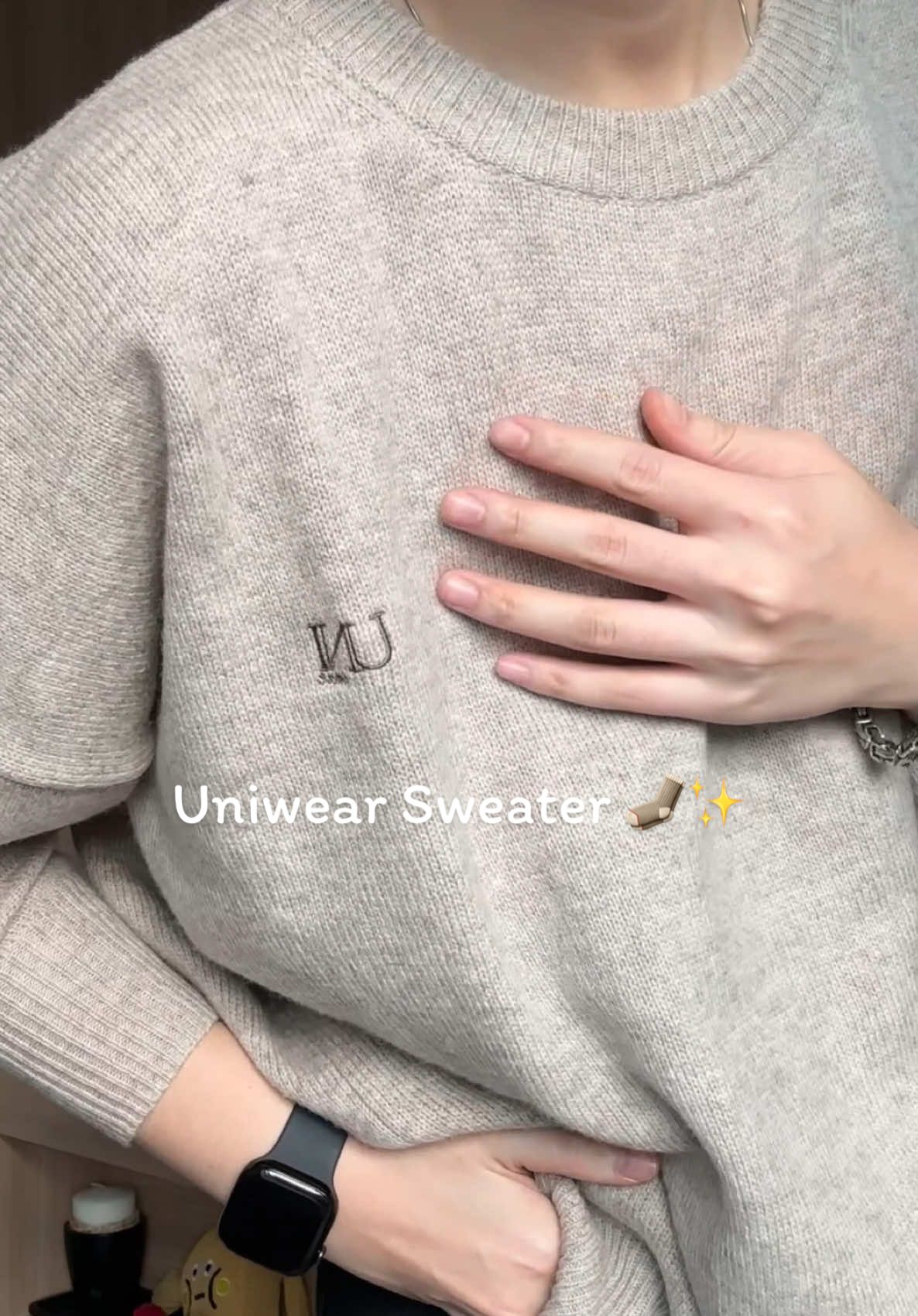 สีงี้สกรีนงี้น่ารักเลย..🧦✨ #outfitideas #คลาสแฟชั่น #สไตล์การแต่งตัว #เสื้อสเวตเตอร์ไหมพรม #sweater 