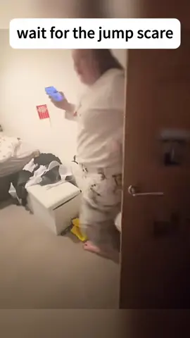 Funny scare prank #funny #prank #funnyvideos #funnymoments #scared 
