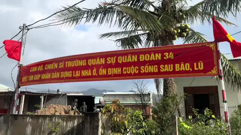 Cán bộ chiến sĩ quân đoàn 34 bắt đầu đặt những viên gạch đầu tiên xây dựng nhà giúp bà con miền trung có nhà ở trước tết  .#quânđộinhândânviệtnam #binhdinh #quangtrung 