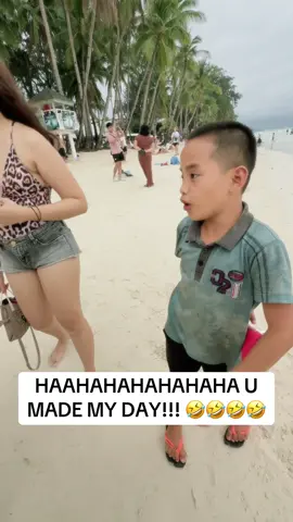 HAHAHAHAAHHAHAHA THIS KD IN BORACAY IS MAKING ME HAPPY!!!😂 #fyf #boracayisland #bora 