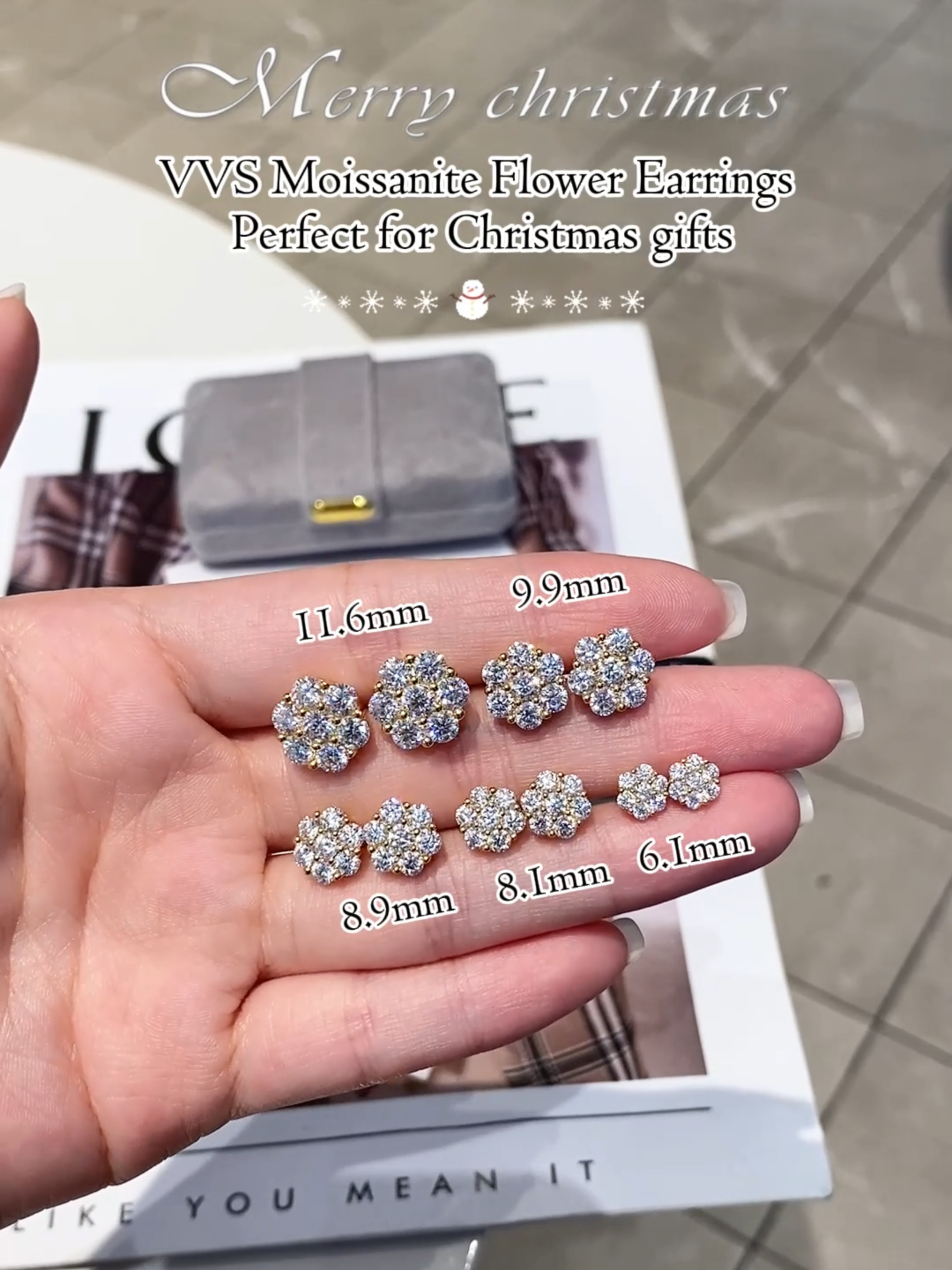 VVS Moissanite Flower Earrings.Perfect for Christmas gifts.#moissanite #jewelry #delzzad #nontarnishjewelry #tiktokshopcybermonday #tiktokshopfalldealsforyou #diamondtester #affordable #GRA #moissanitejewelry #fyp #s925sterlingsilver #christmas #christmasgiftideas #viral #tiktokshopholidayhaul #giftidea #ShopVideocarnival #moissaniteearrings #earring #earringslovers